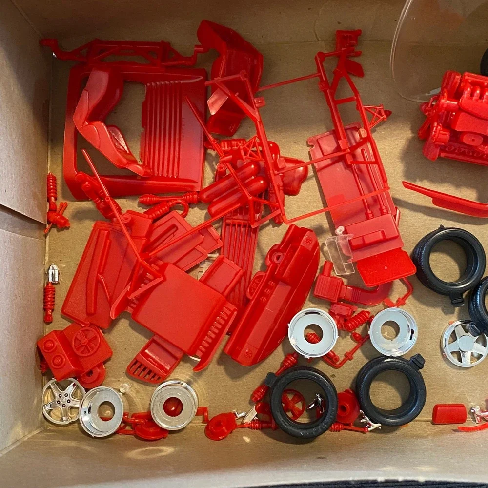 Monogram Ferrari Testarossa 512 TR Model Kit 1:24 Red Vintage